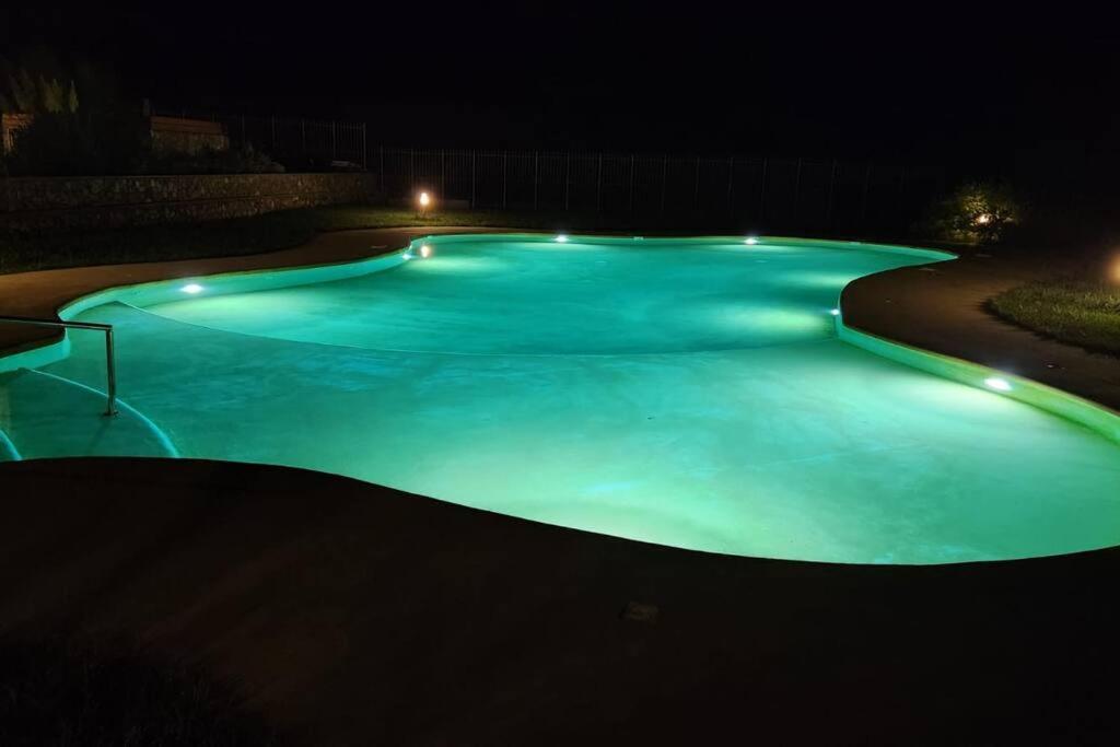 Appartamento Romantico Con Piscina Черво Екстер'єр фото